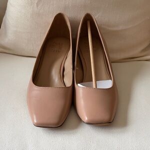 Naturalizer Classic Nude Heels